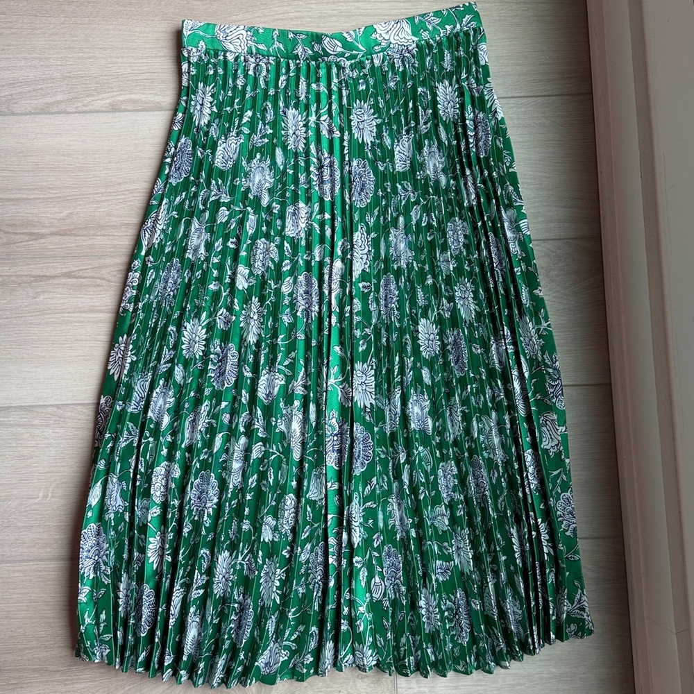J. Crew green patterned pleated skirt, size m
